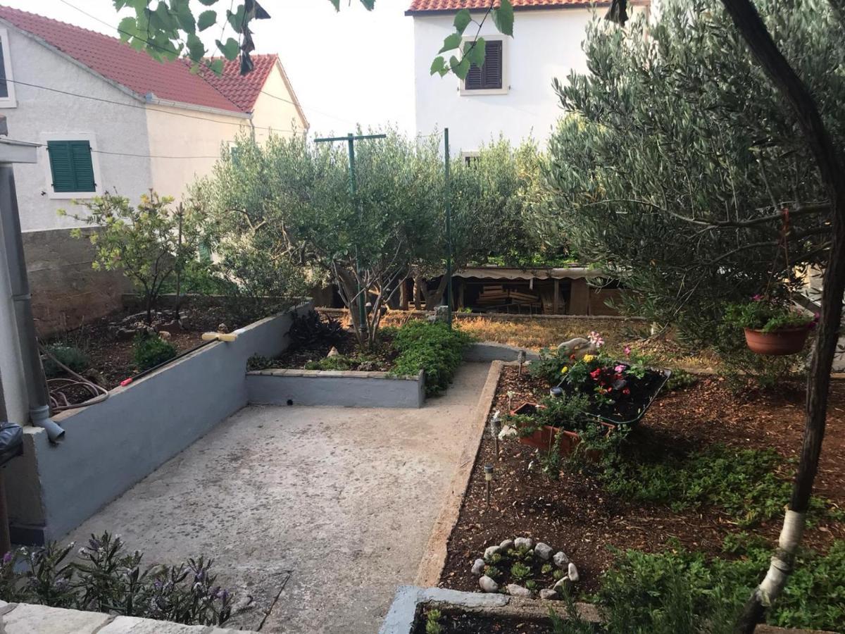 Apartmani Katarina Bol Extérieur photo